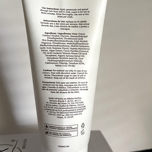 Intensive hair mask with seaweed extract, macadamia and argan oils. - Picture 2 of 2